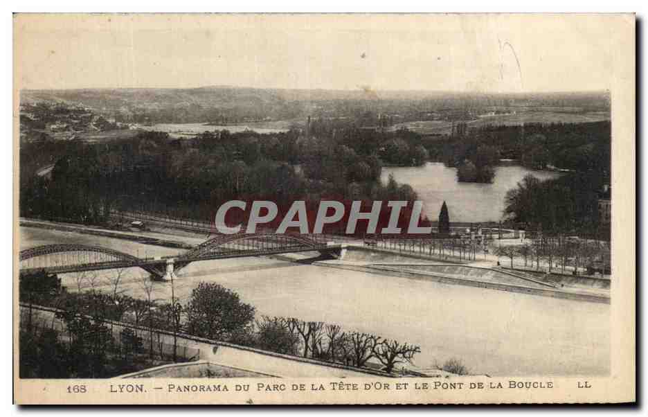 CPA Lyon Panorama du Parc de la Tete d'Or et le Pont de la Boucle
