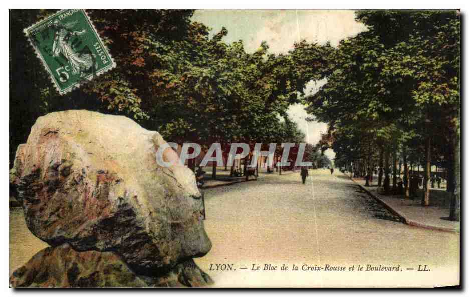 CPA Lyon Le Bloc de la Croix Rousee et le Bouleevard