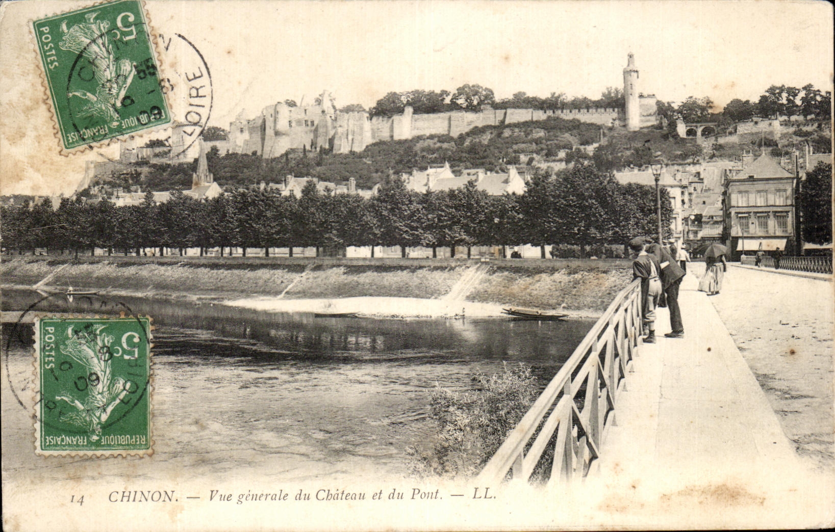 CPA Chinon Vue Generale Du Chateau Et Du Pont
