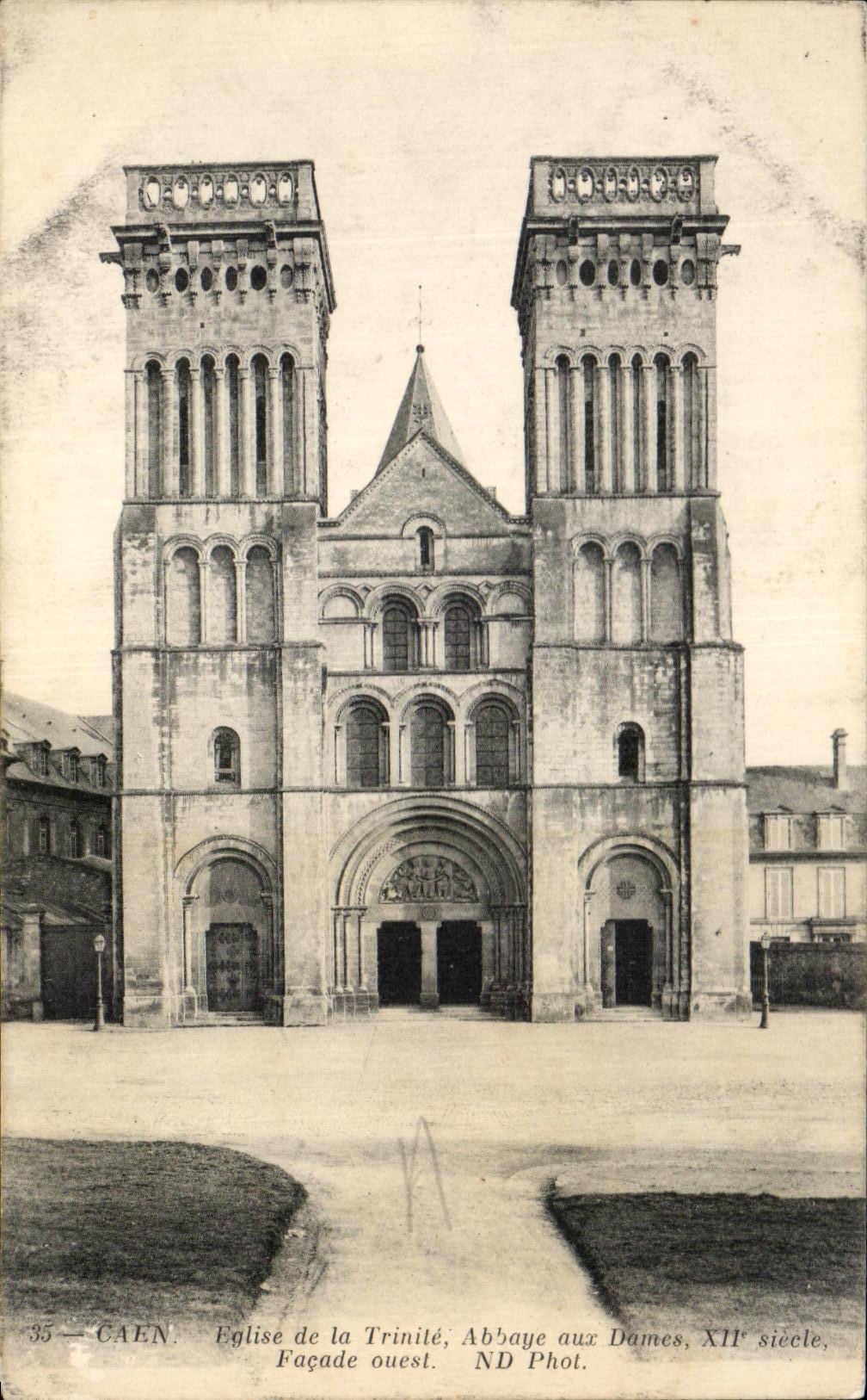 CPA Caen Eglise de la Trinite Abbaye aux Dames Facade Ouest