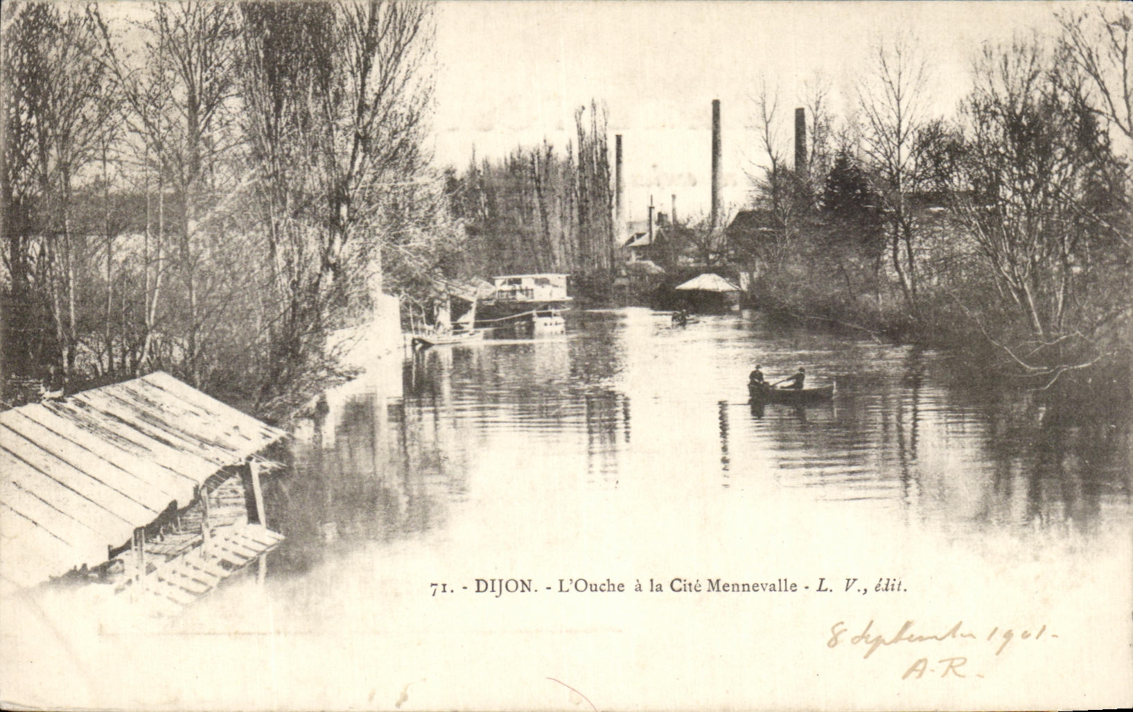 CPA Dijon L'Ouche a la Cite Mennevalle