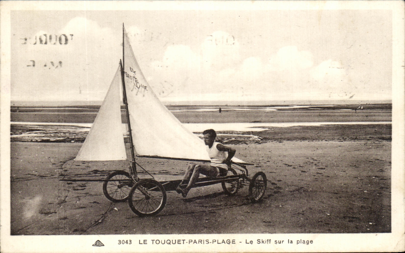 CPA La Touquet Paris Plage Le Skiff sur le plage char a voile 