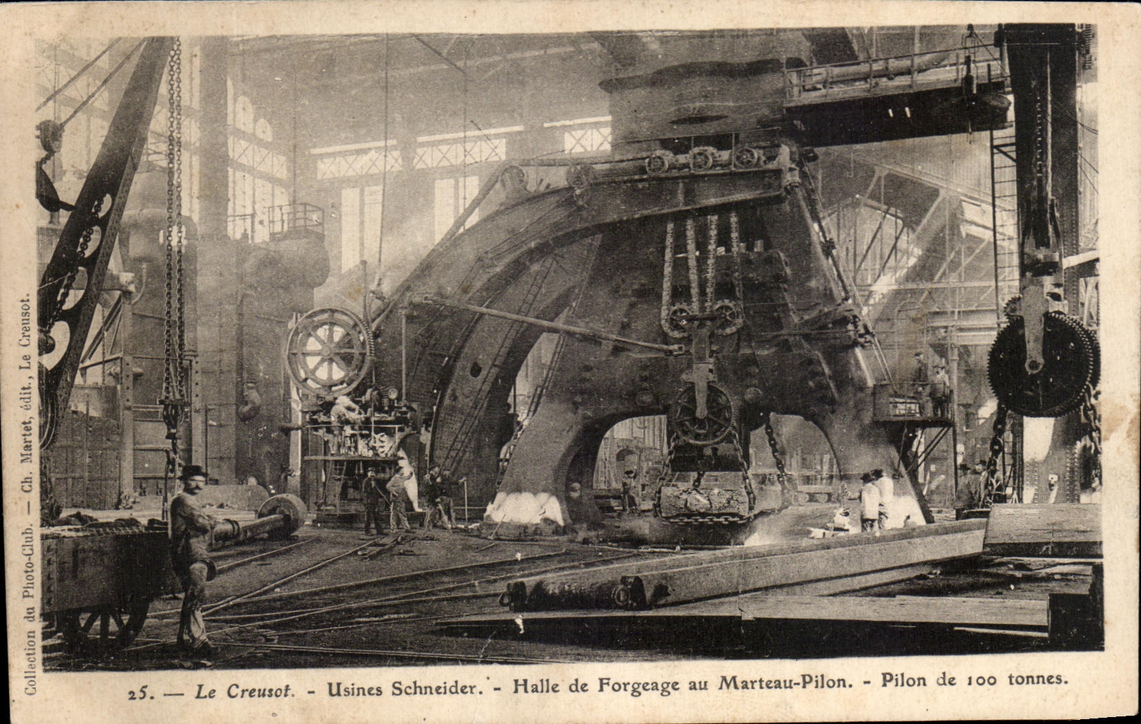 Antike Ansichtskarte Le Creusot Usines Schneider Halle de Forgeage au marteau Pilon de 100 tonnes Siderurgie