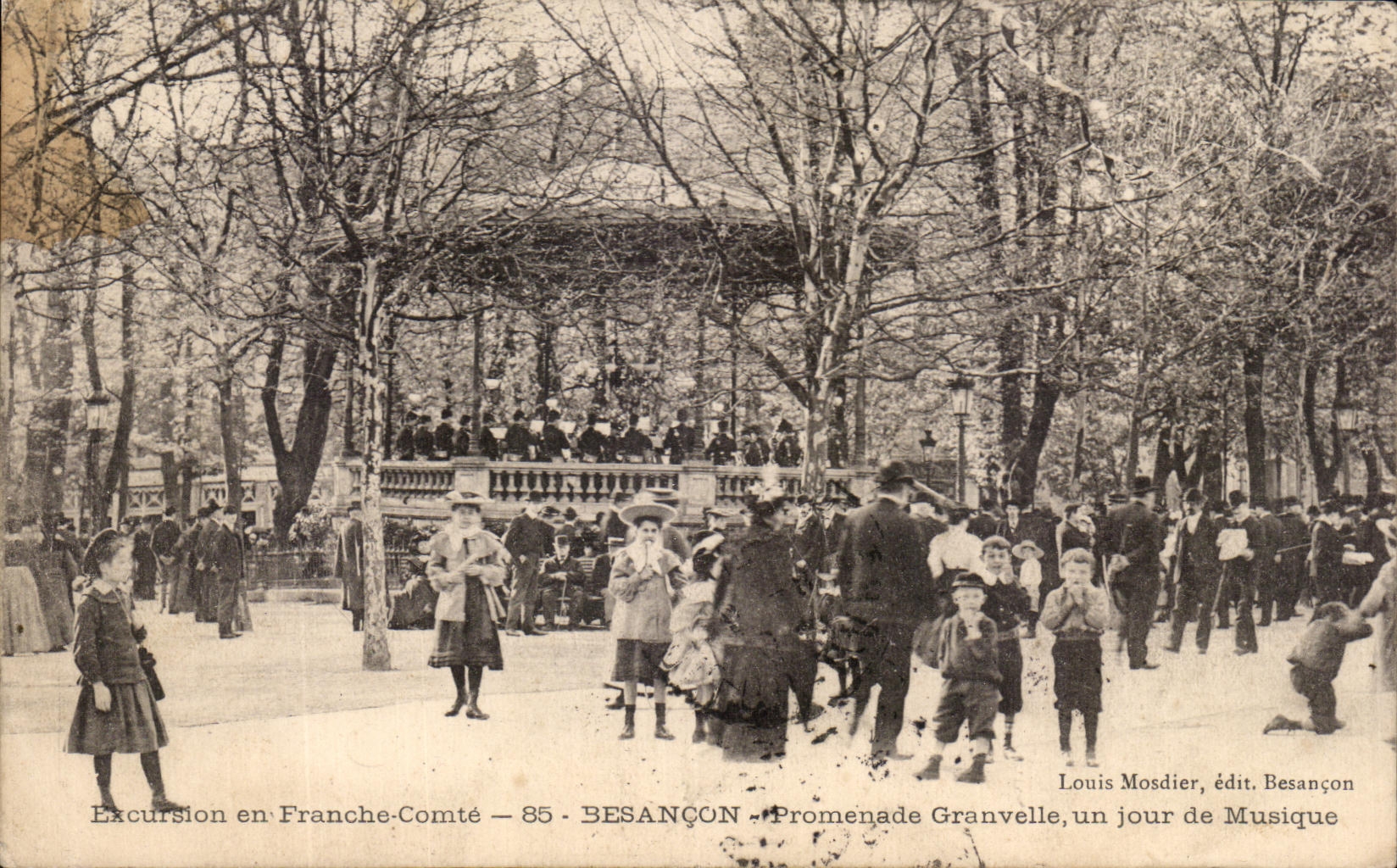 CPA Besancon Promenade Granvelle un jour de Musique
