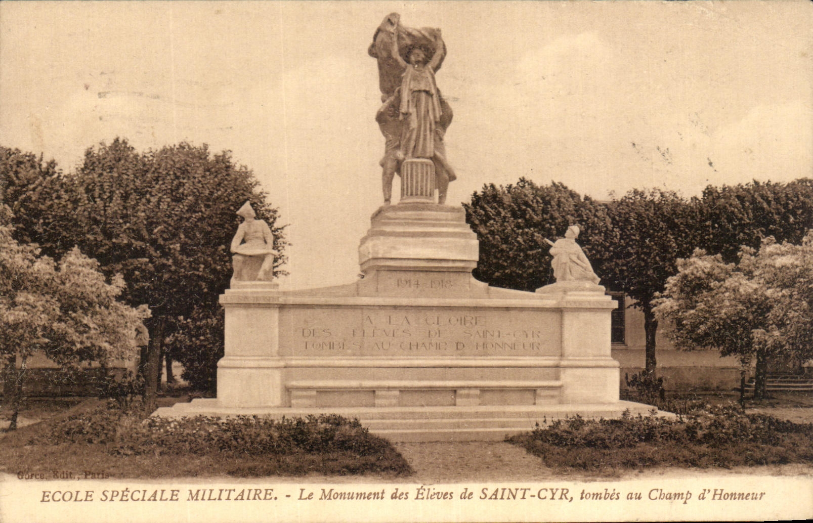 CPA Ecole Speciale Militaire Le Monument Des Eleves De Saint Cyr Militaria