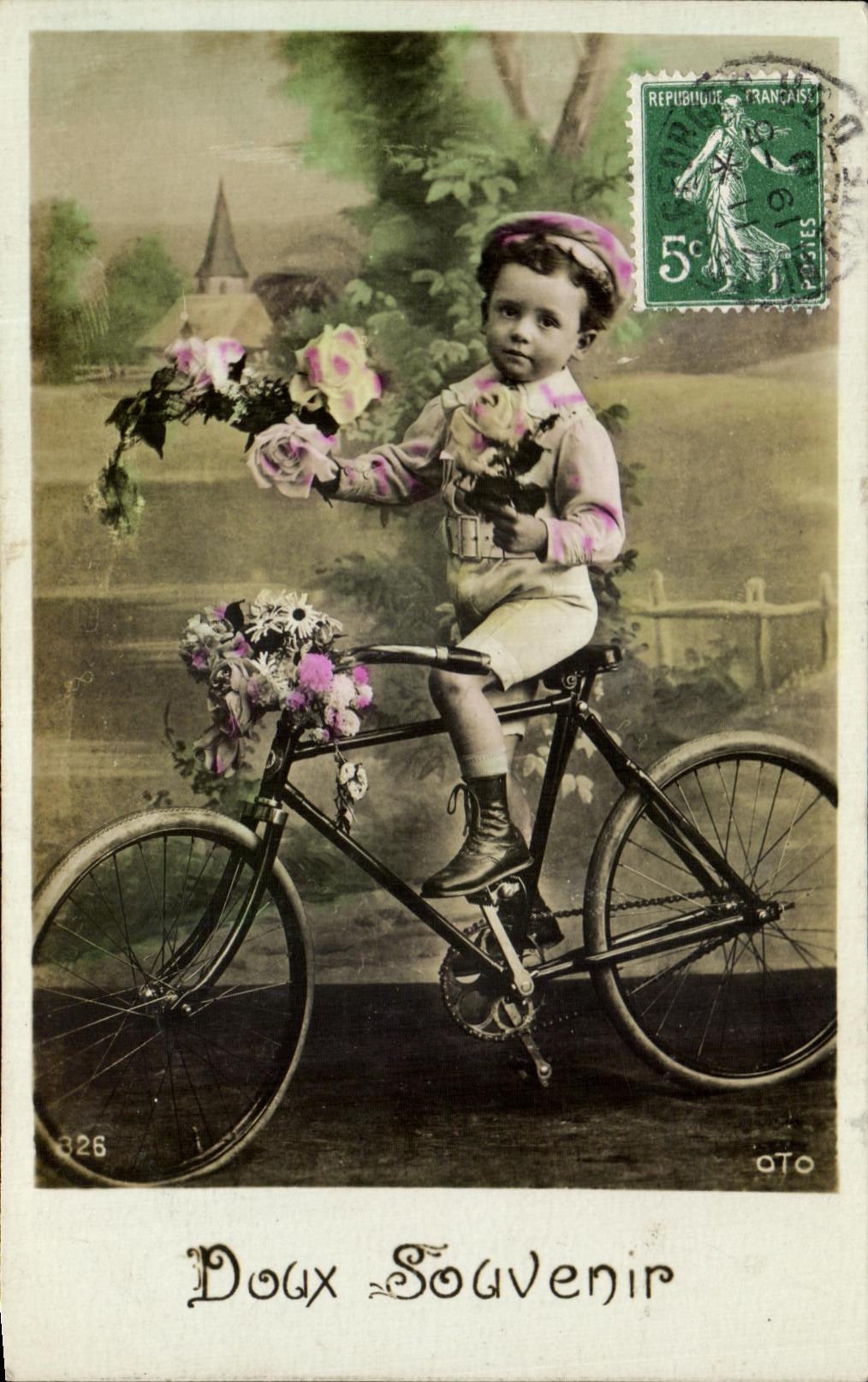 CPA Doux Souvenir Enfant VElo