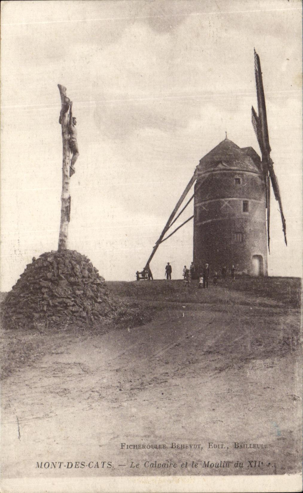 CPA Mont Des Cats Le Calvaire et le Moulin du 12eme