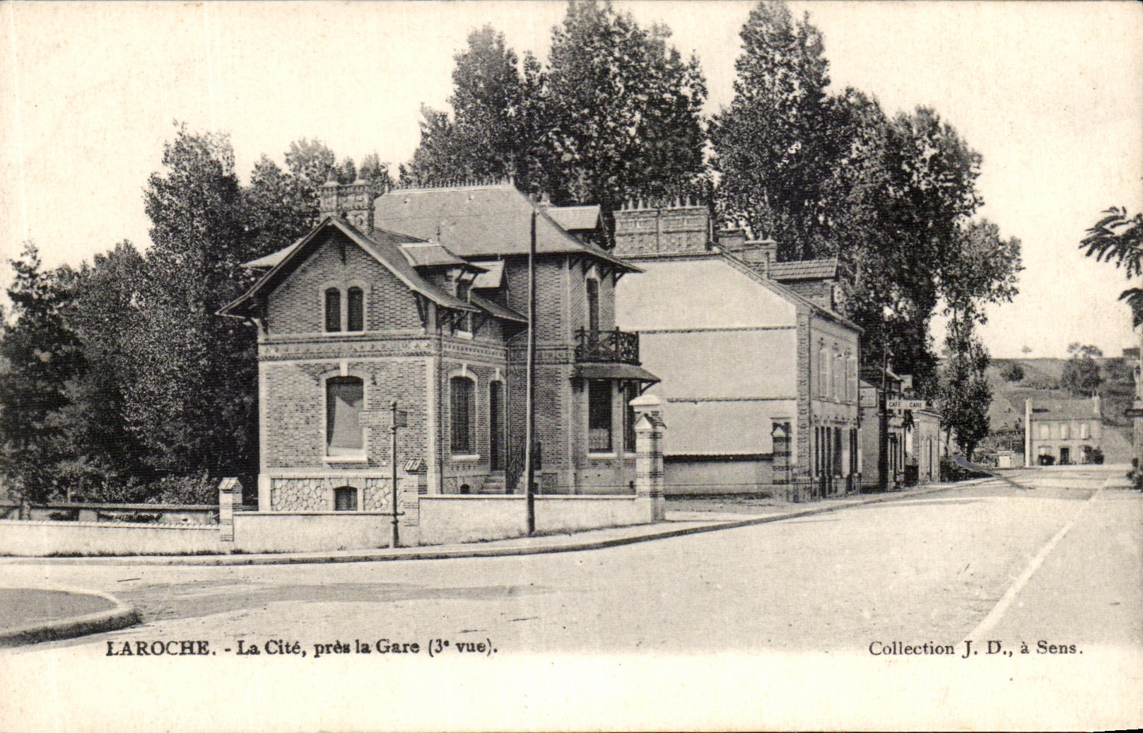 Laroche - Die Stadt, nahe der Station (3. Ansicht) — Sammlung J. D., in Sens