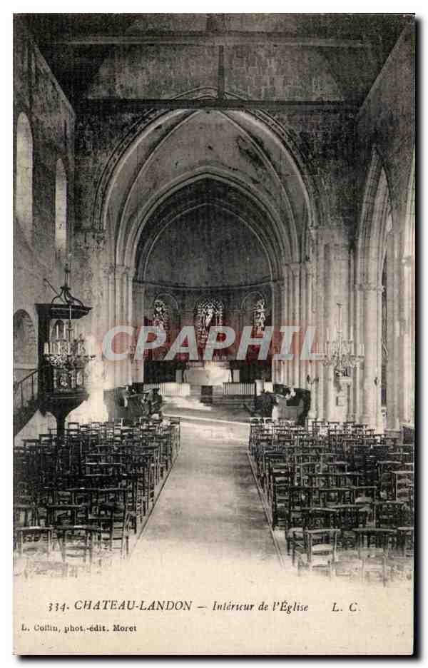 CPA Chateau Landon Interieur de l'Eglise 