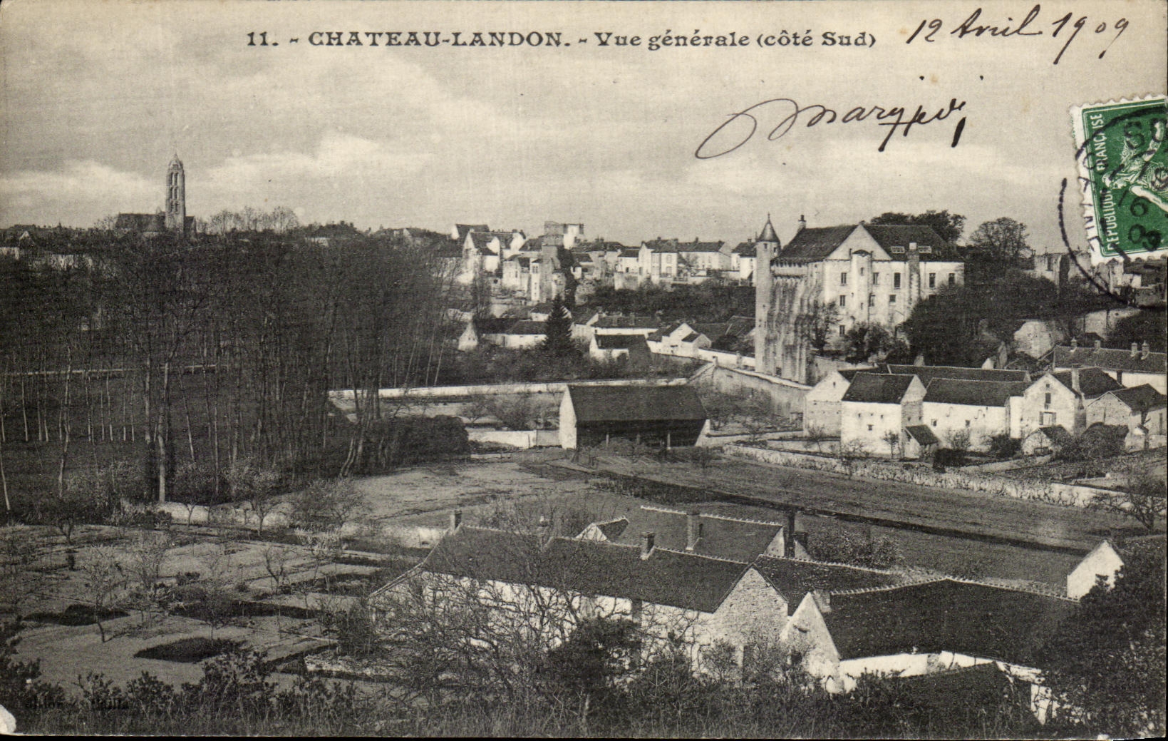 CPA Chateau Landon Vue Generale Ecote Sud 