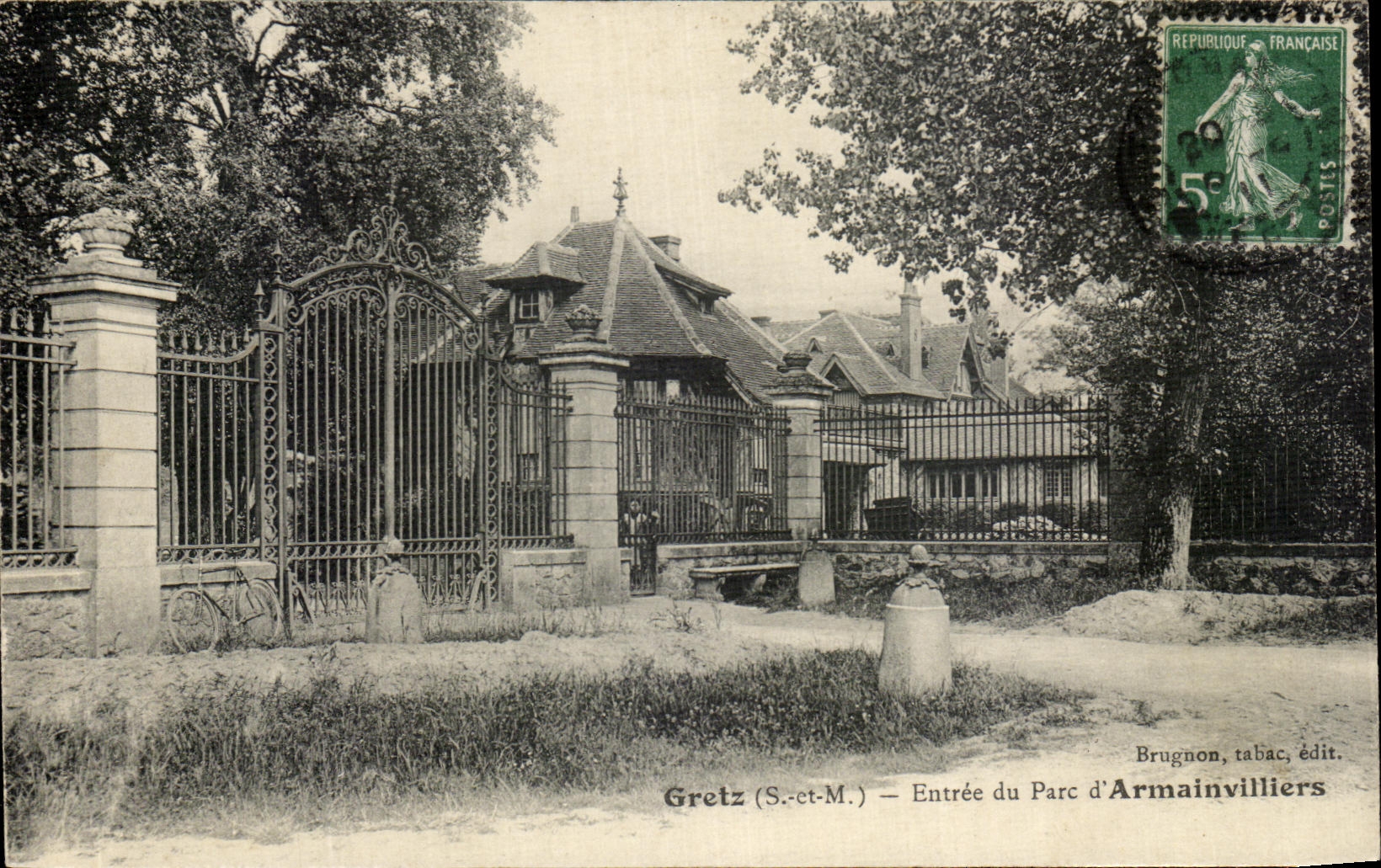 CPA Gretz Entree du Parc d'Armainvilliers 