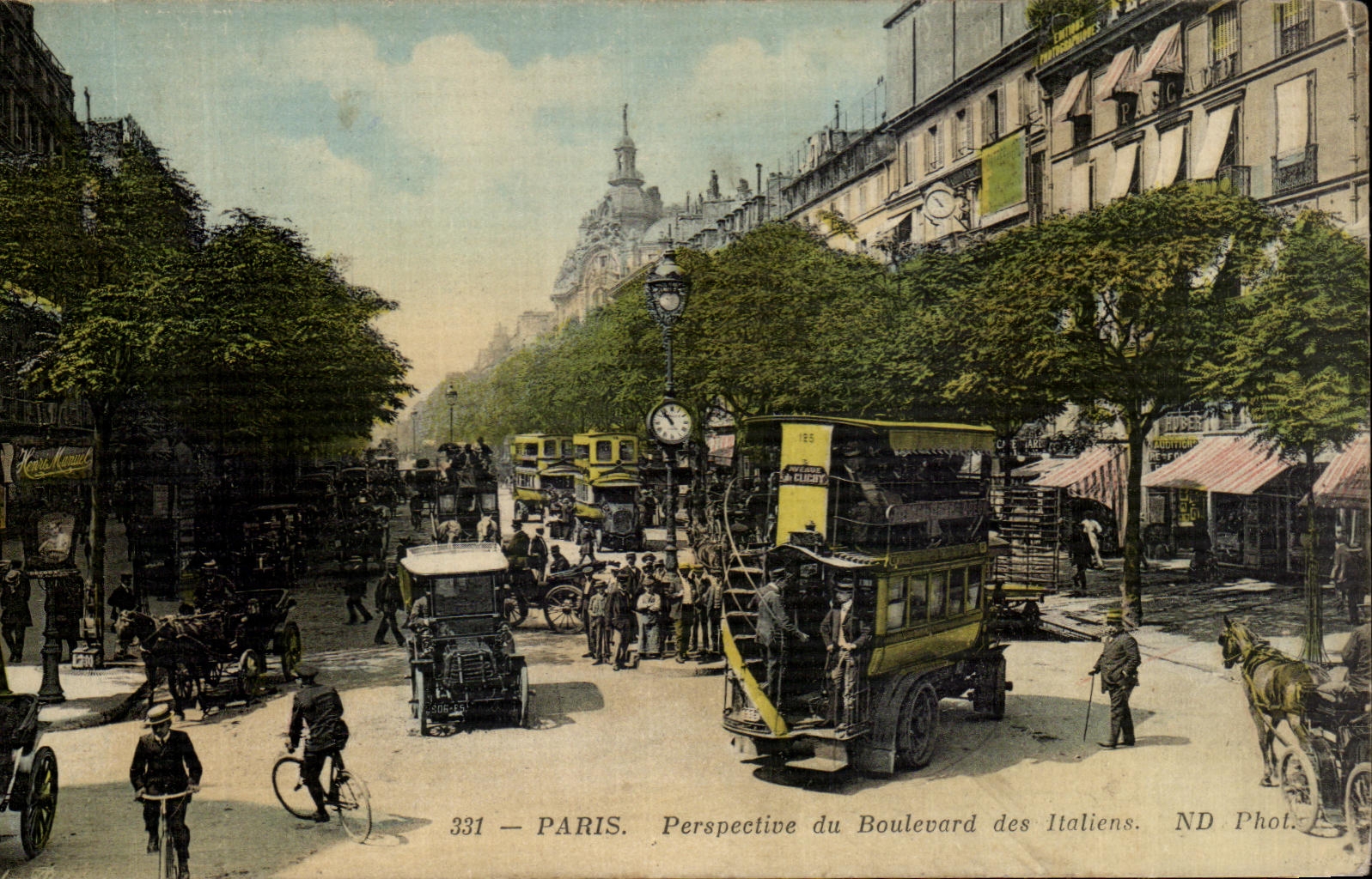 CPA Paris Perspective du Boulevard des Italiens Autobus a l'imperiale Avenue de Clichy 