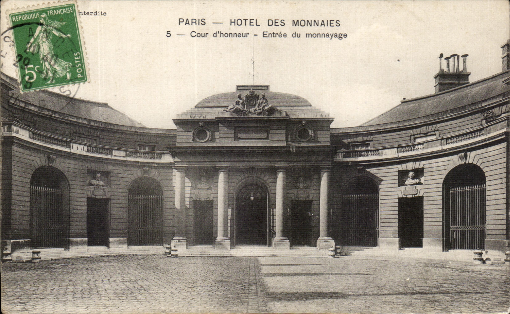 CPA Paris Hotel Des Monnaies Cour d'Honneur Entree du Monnayage