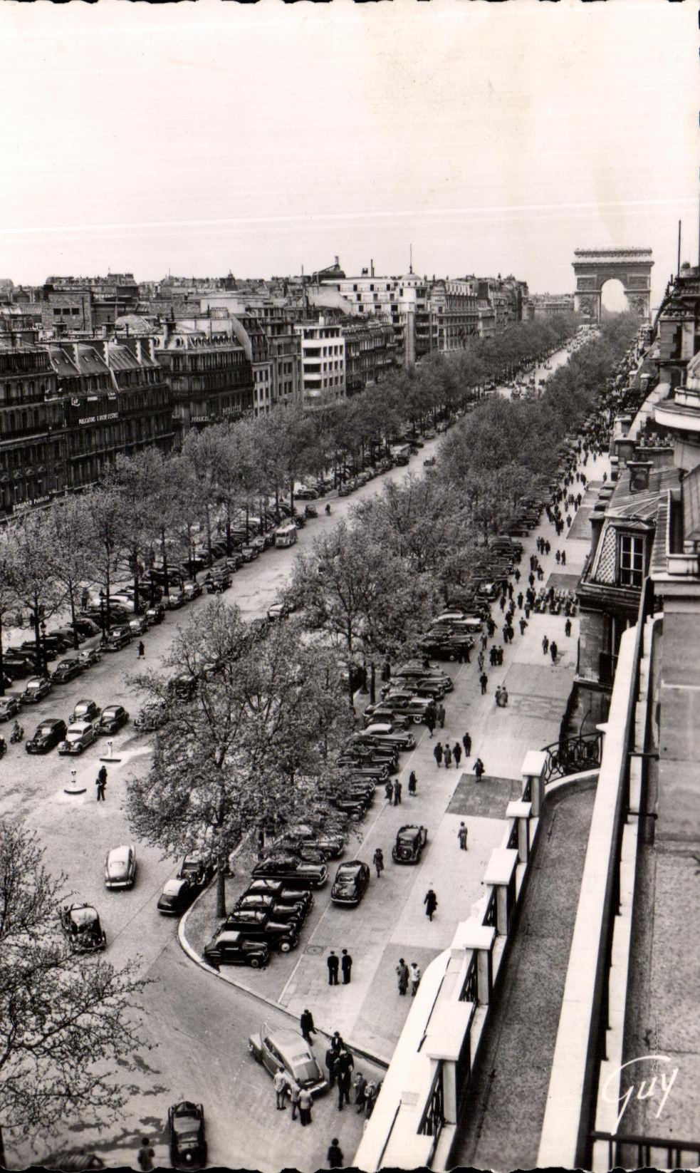 Paris et ses merveilles — Avenue des Champs-Élysées, vers l'arc de triomphe de l'Étoile — Éditions André LECONTE, n°3228