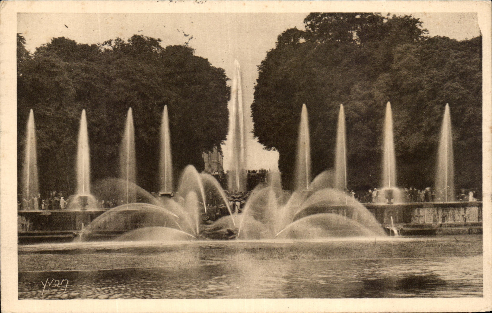 Bassin de Neptune — Versailles — Yvon