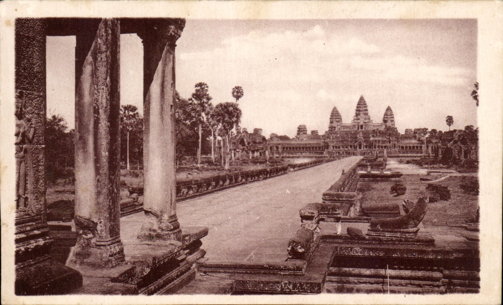 CPA Les Ruines D'Angkor Vue Generale Cambodge 