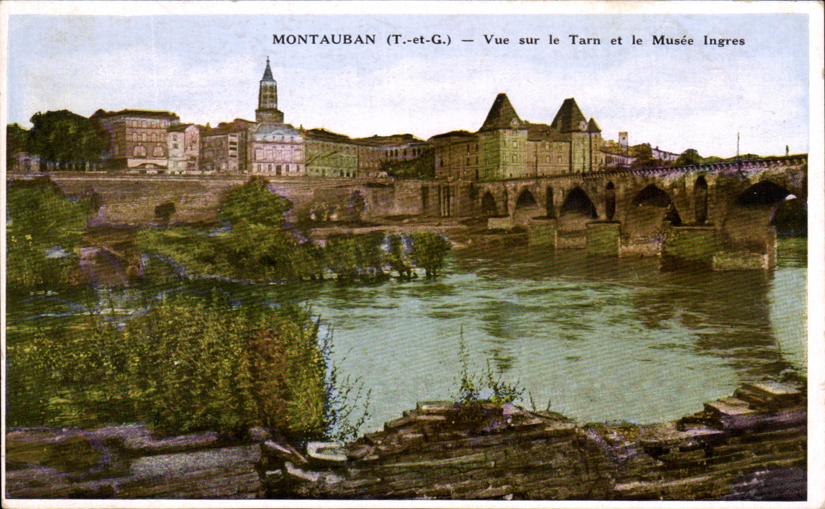 Montauban (Tarn-et-Garonne) — Vue sur le Tarn et le Musée Ingres