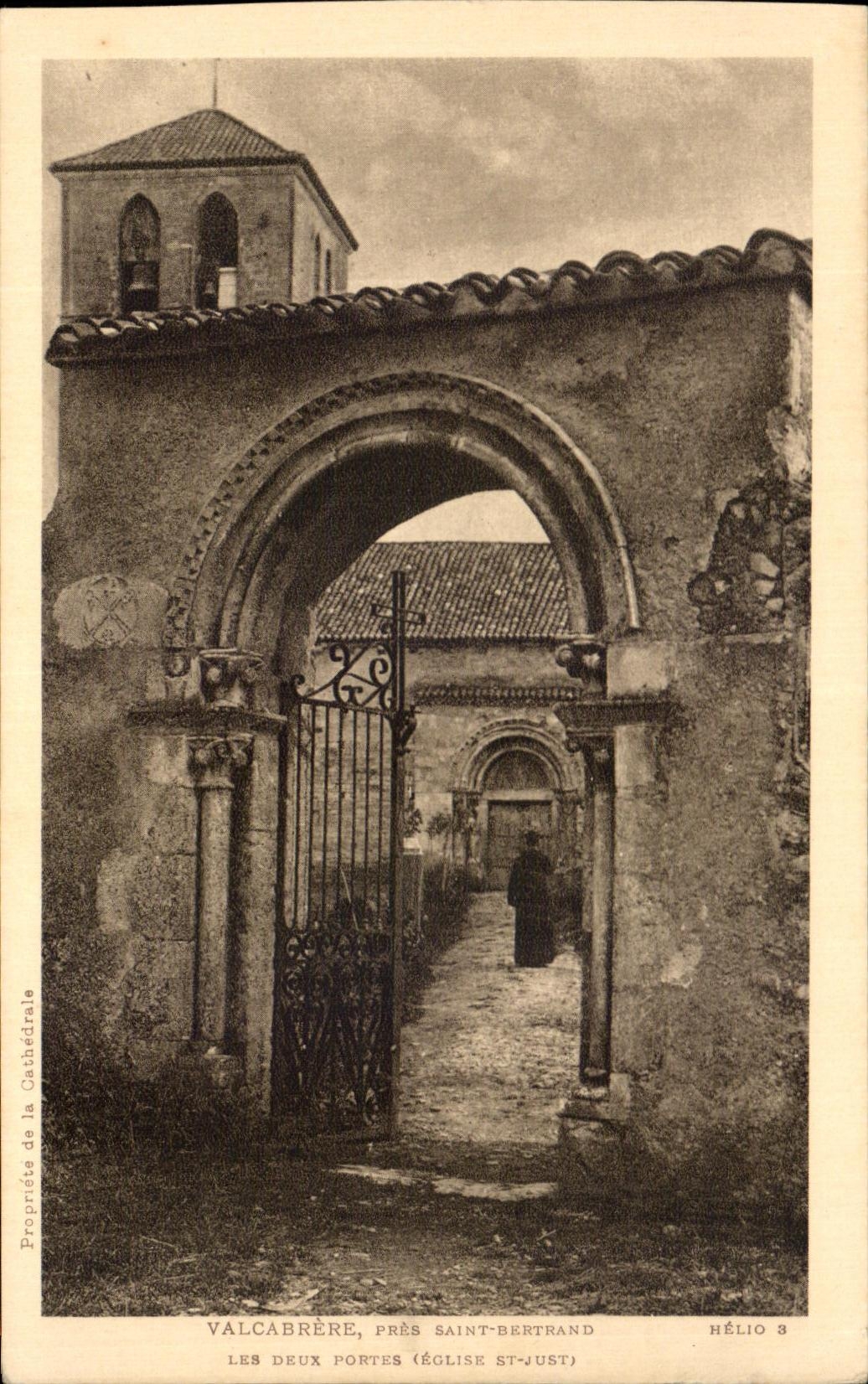 Valcabrère, près Saint-Bertrand — Les Deux Portes (Église St-Just) — Hélio 3