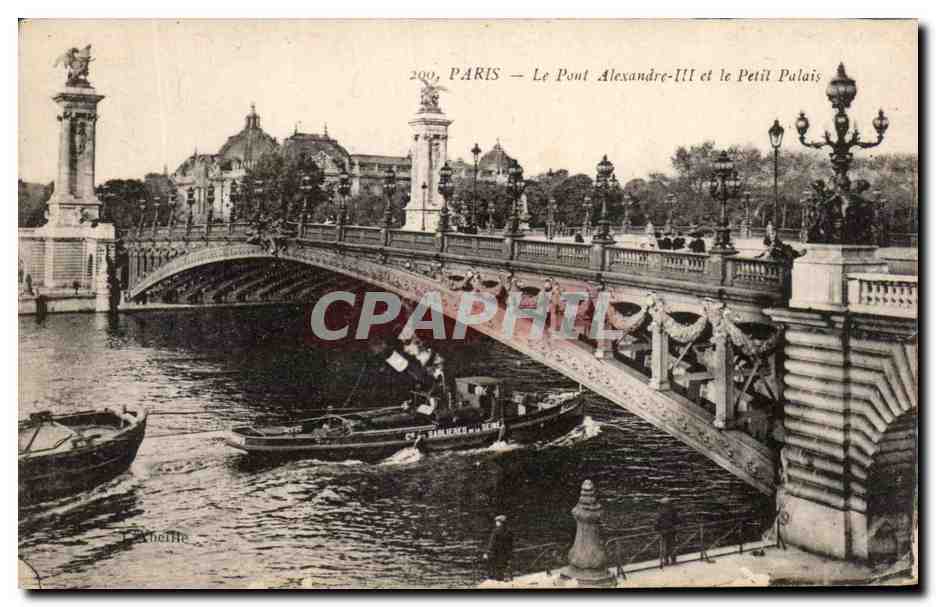 CPA Paris Le Pont Alexandre III et le Petit Palais Peniche Bateau Sablieres de Seine 