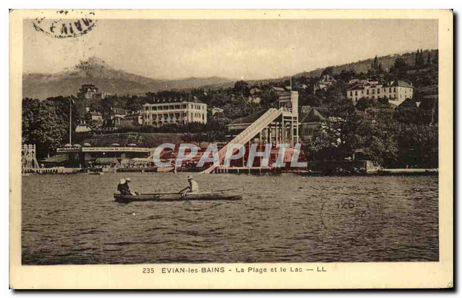 CPA Evian Les Bains La Plage Et Le Lac