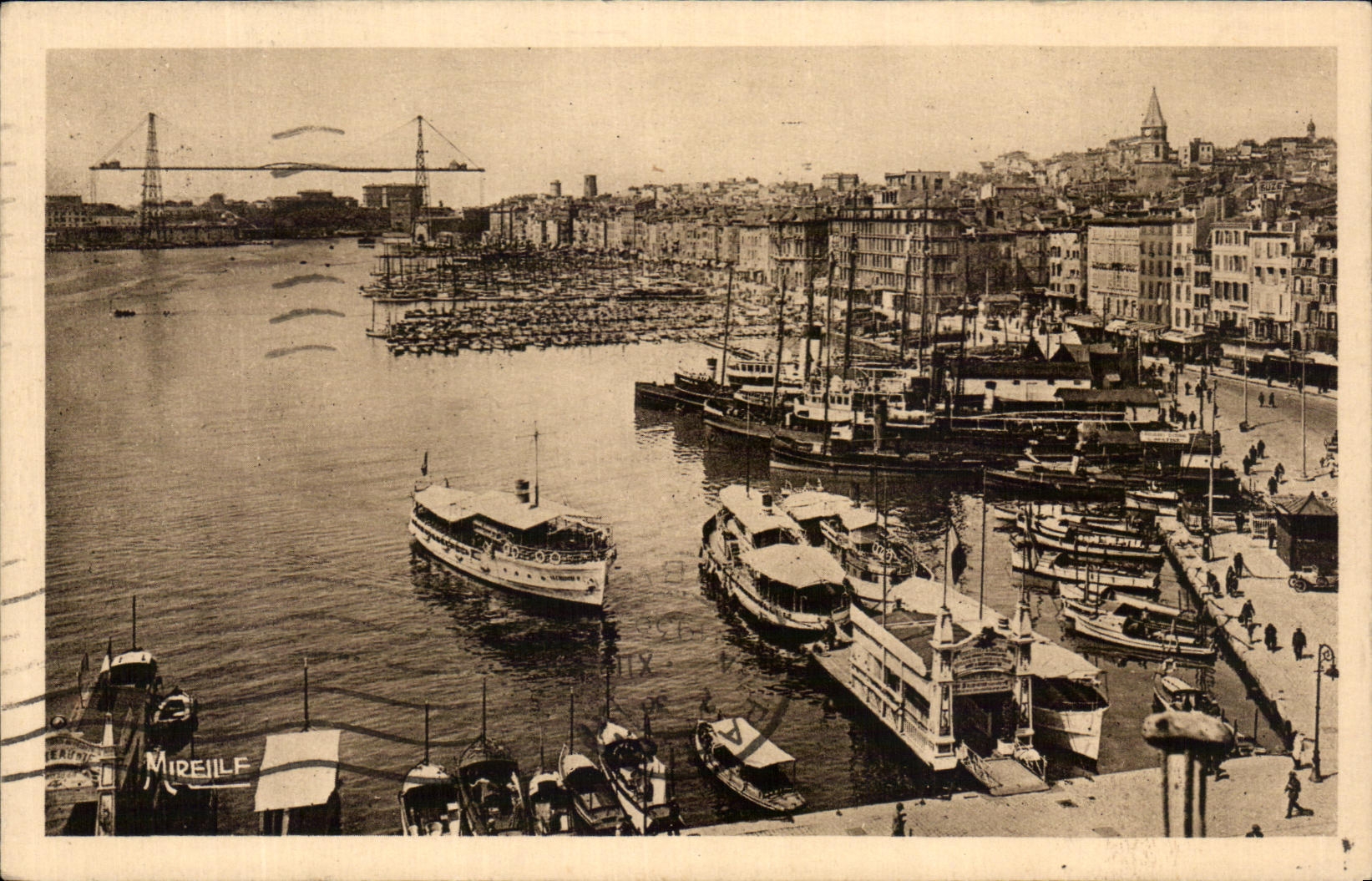 CPA Marseille Le Vieux Port Et Le Pont Transbordeur Bateaux