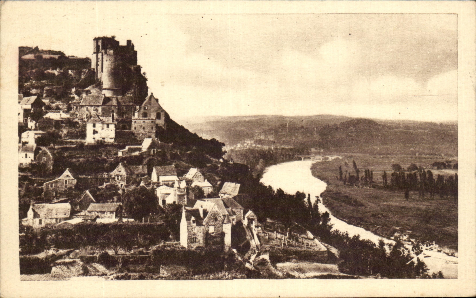 Château de Castelnau — Sarlat-la-Canéda — P.D.S. - La Dordogne Pittoresque