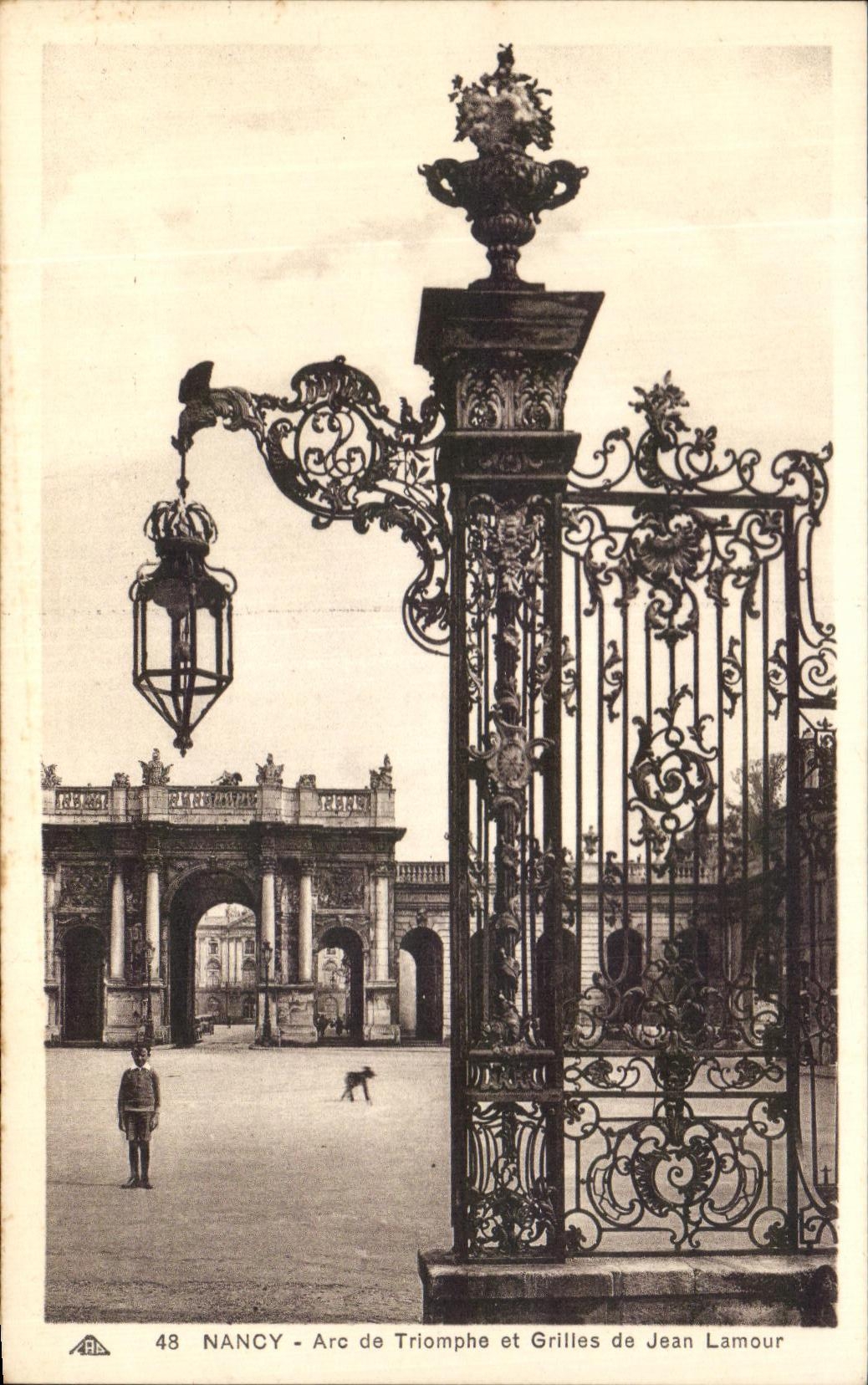 CPA Nancy Arc de Triomphe et Grilles de Jean Lamour