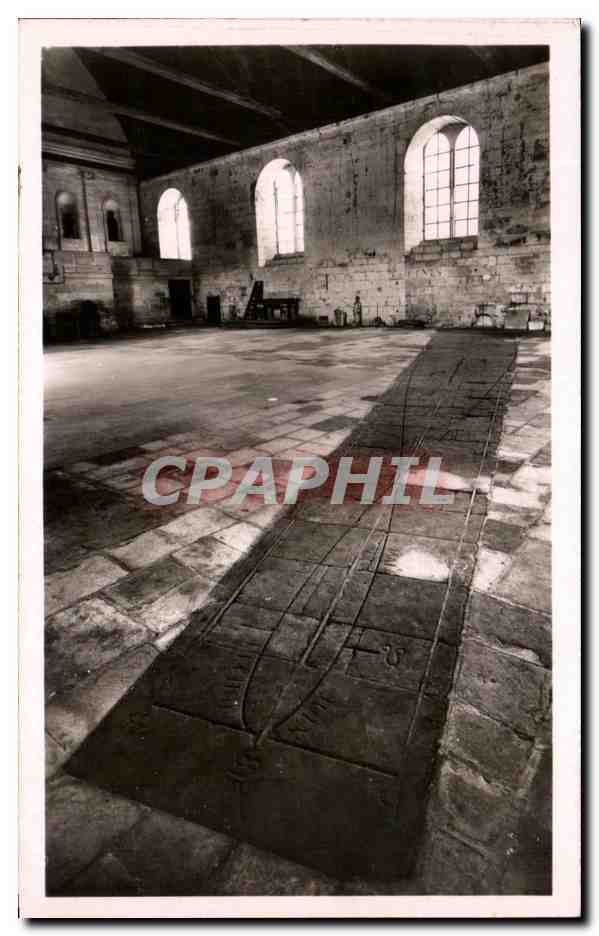 Tonnerre - Innenraum des Hôtel Dieu — Der astronomische Gnomon — Foto C. P. Strasbourg