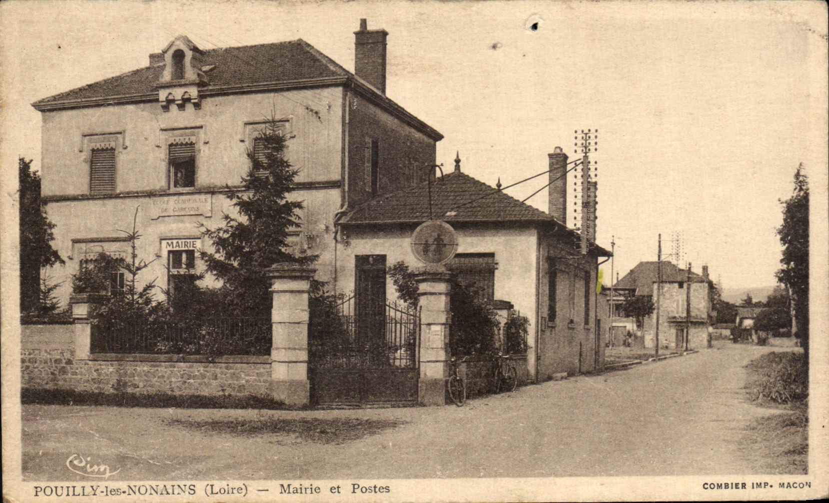 CPA Pouilly Les Nouvains Mairie Et Postes