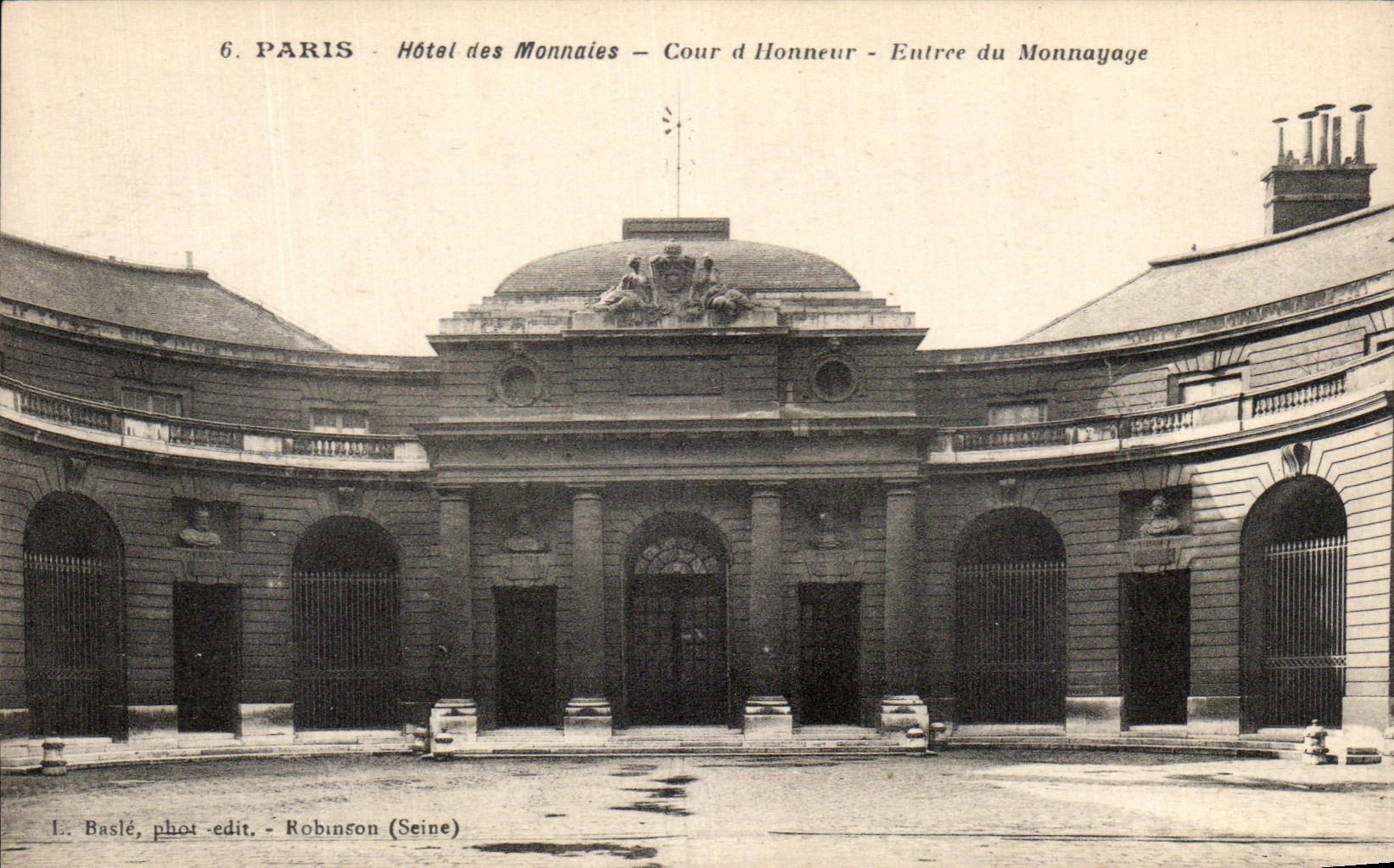 CPA Paris Hotel Des Monnaies Cour d'Honneur Entree Du Monnayage
