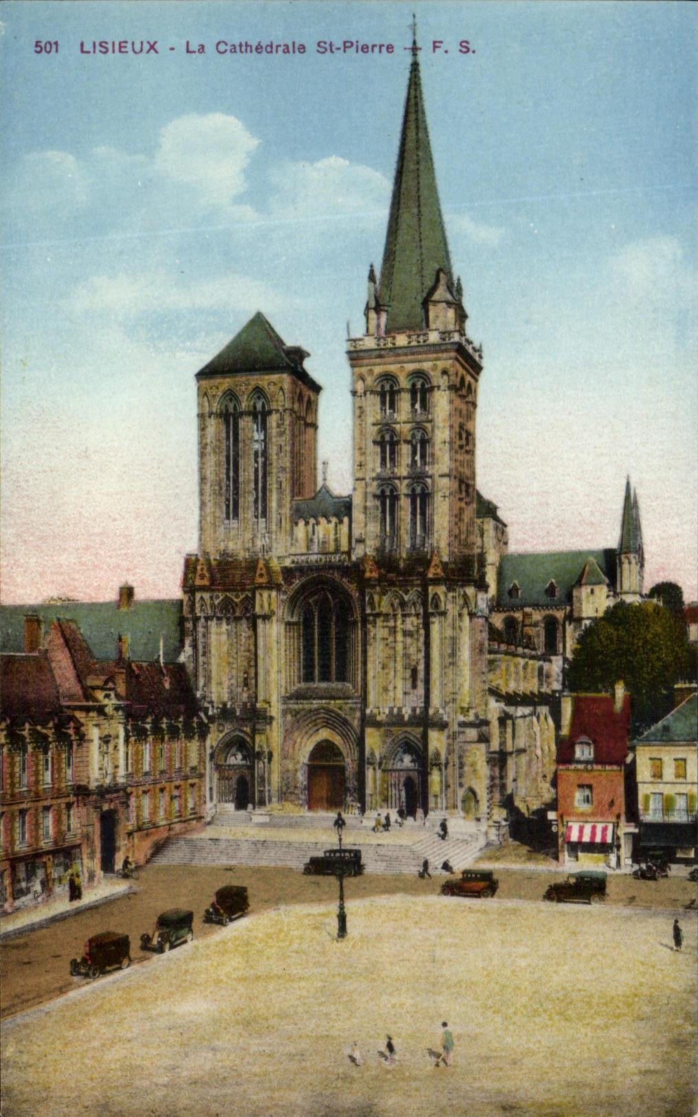 CPA Lisieux La Cathedrale St Pierre