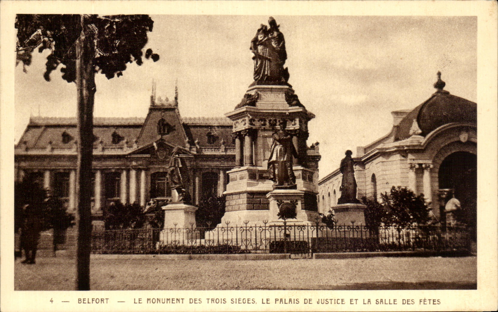 Belfort — Le Monument des Trois Sièges, le Palais de Justice et la Salle des Fêtes