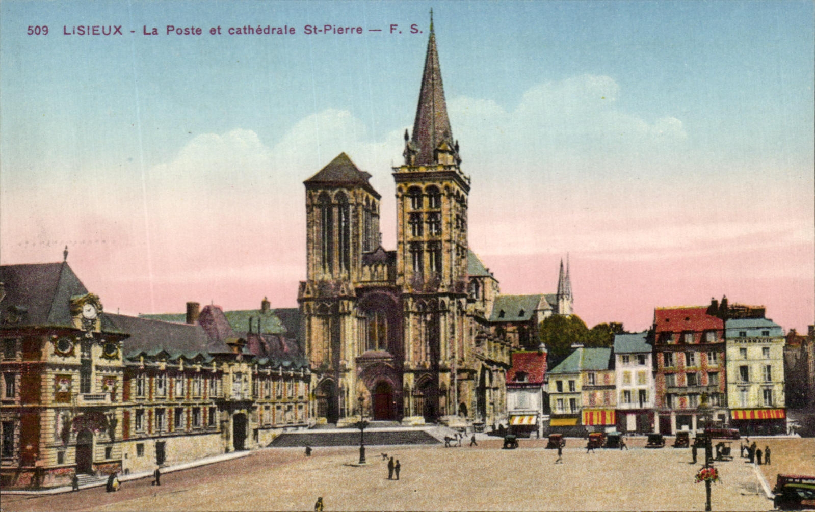 CPA Lisieux Le poste et Cathedralte St Pierre