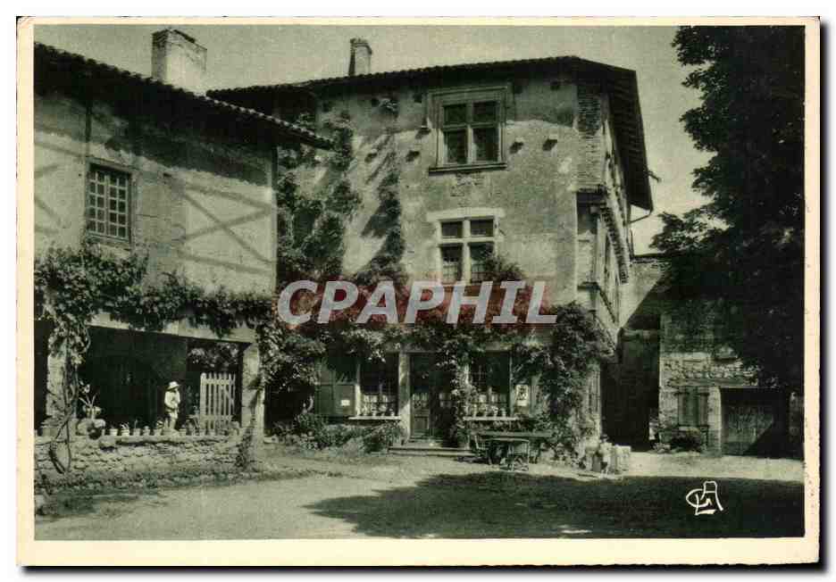 CPA Cite De Perpuges Place de la Halle Place principale constitue un charmant de cor