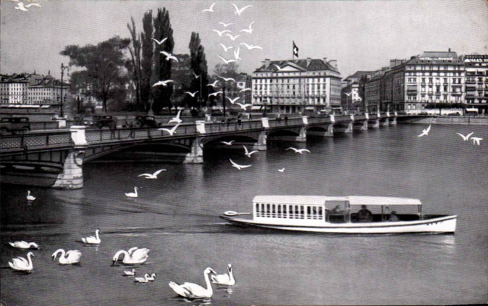 CPA Geneve Pont Du Mont Blanc Bateau Cygne