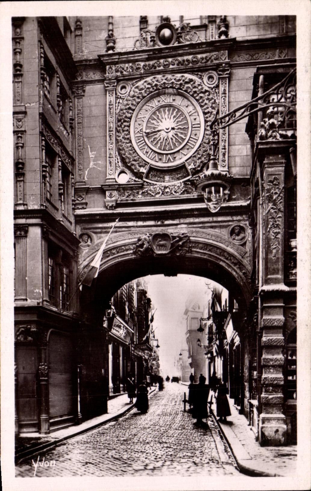 CPA La Douce France Rouen La Grosse Horloge