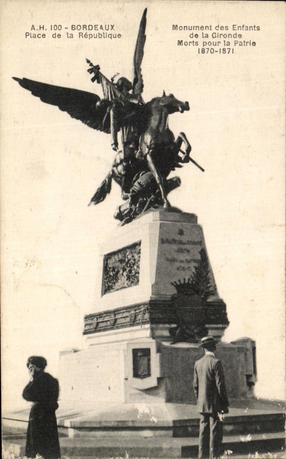 CPA Bordeaux Place de la Republique Monument des enfants de la Gironde Morts pour la patrie 1870 1871 Militaria
