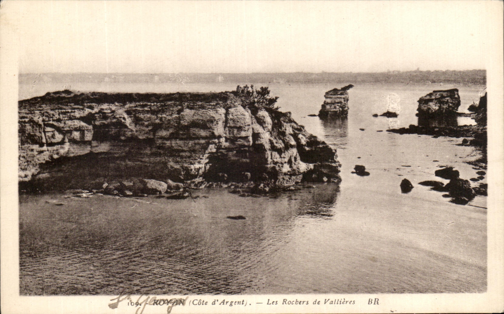 Roman (Côte d'Argent) — Les Rochers de Vallières — BR