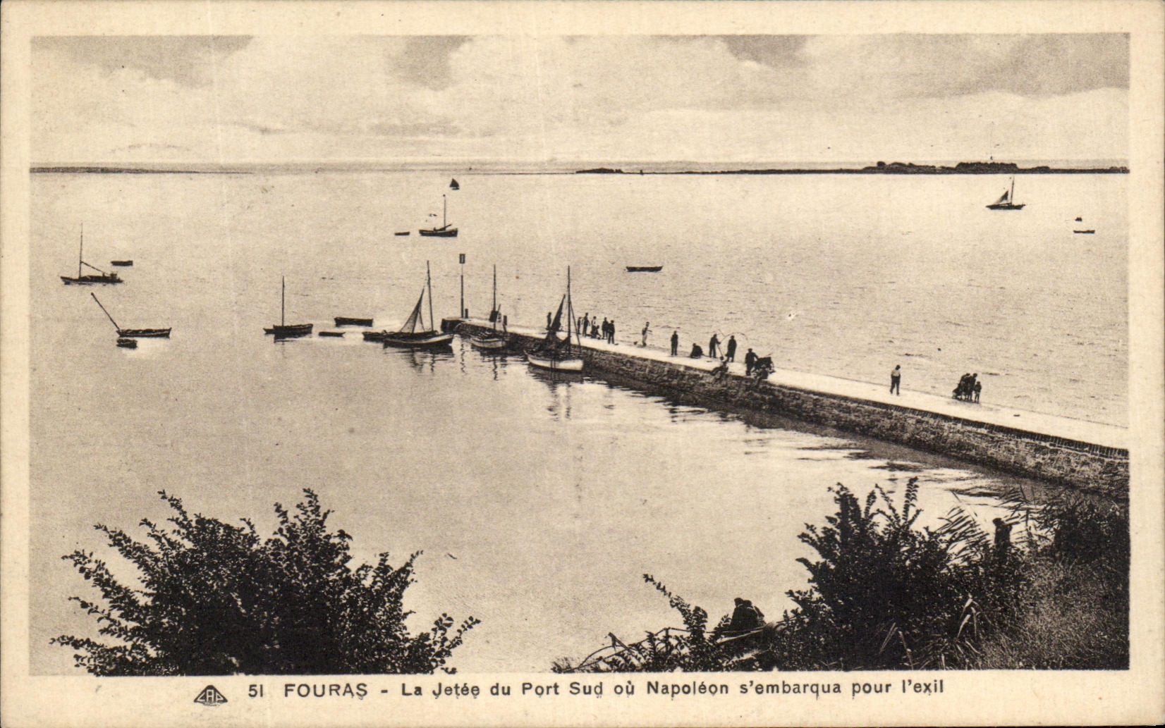 CPA Fouras Le Jetee du pont Sud Ou Napoleon 1er Embarqua Pour l'exile