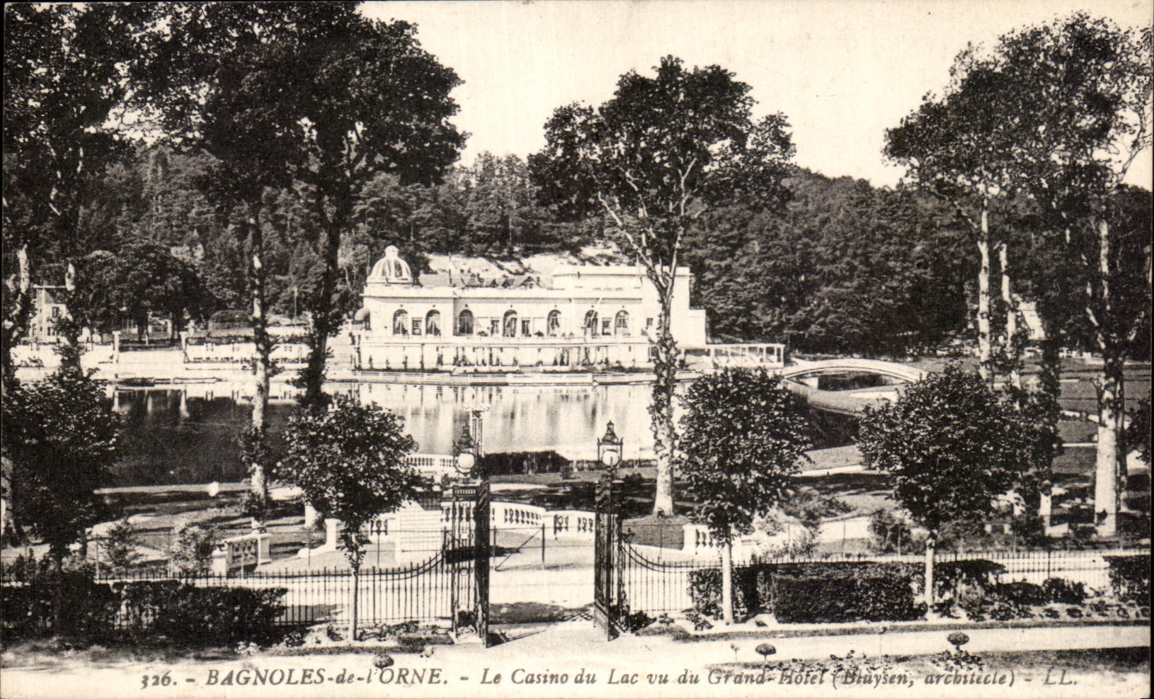 CPA Bagnoles De l'Orne Le Casino du Lac Du Grand Hotel 
