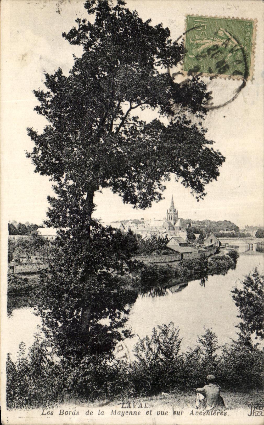 CPA Les Bords de la Mayenne et Vue Sur Avesnieres