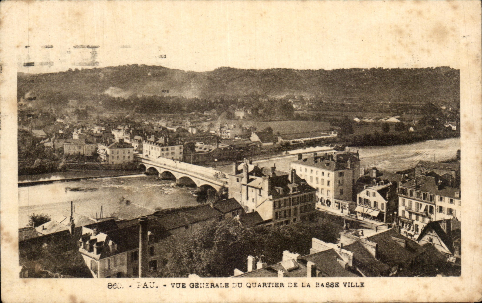 CPA Vue Generale Du Quartier De La Basse Ville Pau