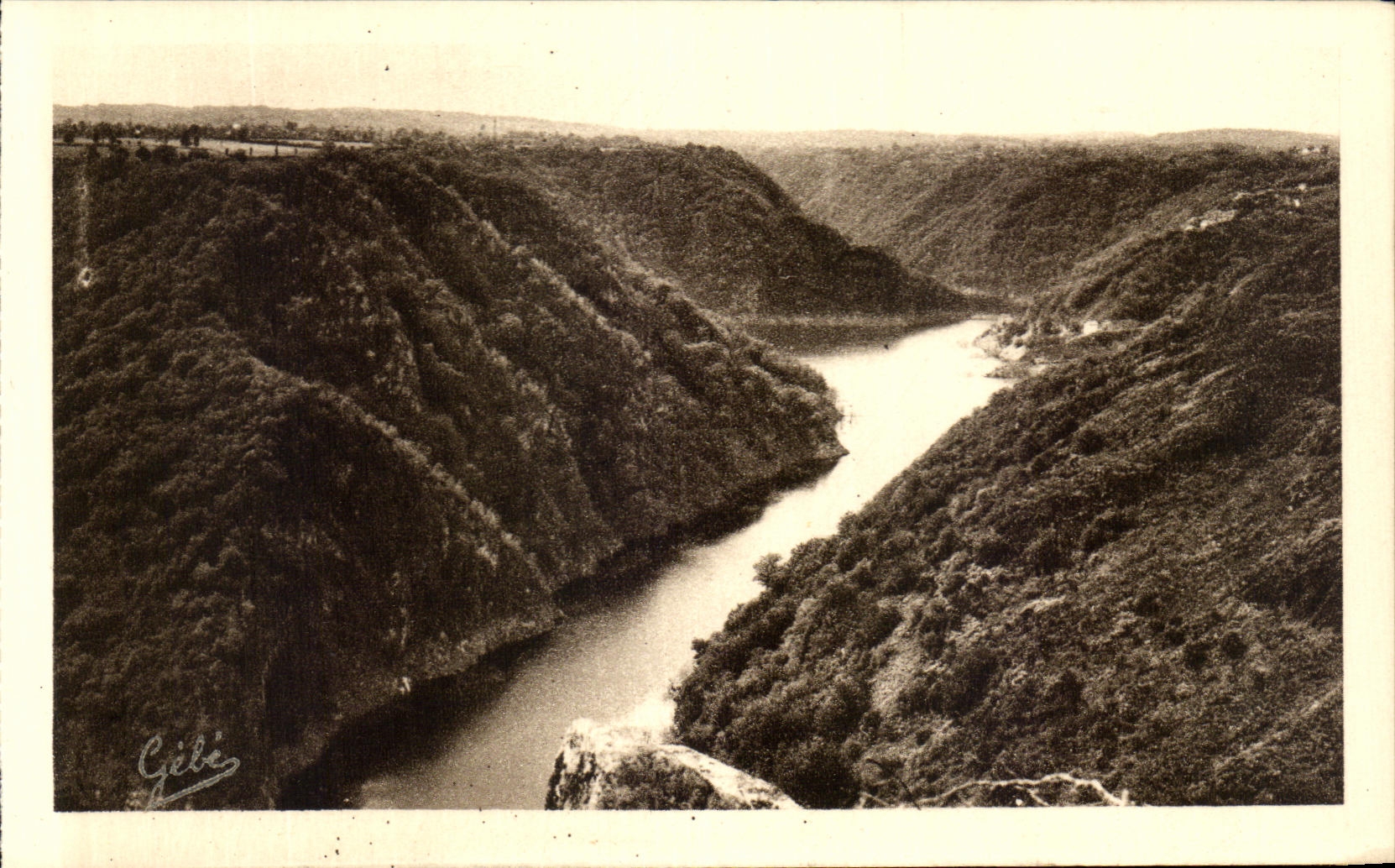 CPA Les Gorges de la Dordogne aux Environs de Roche le Peyroux