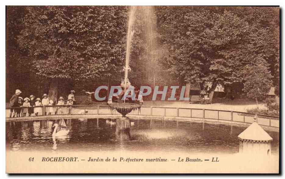 CPA Rochefort Jardin de la Prefecture maritime Le Bassin Enfants