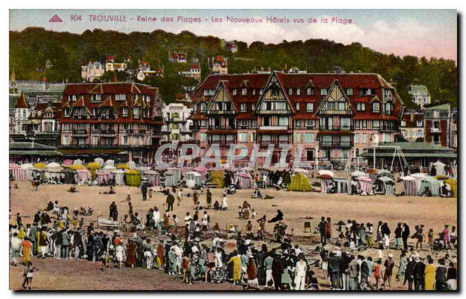 CPA Trouville Reine des Plages Les Nouveaud Hotels vus de la Plage
