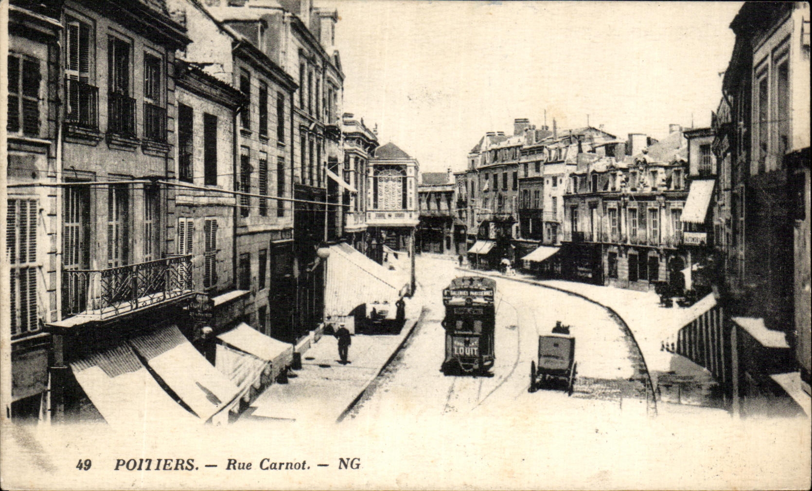 CPA Poitiers rue Carnot Tramway