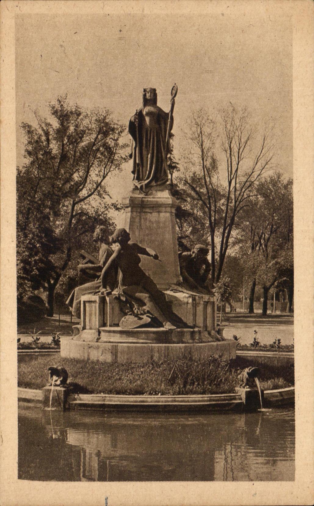 Toulouse (Hte-Garonne) — Jardin du Grand-Rond — Monument à Clémence Isaure