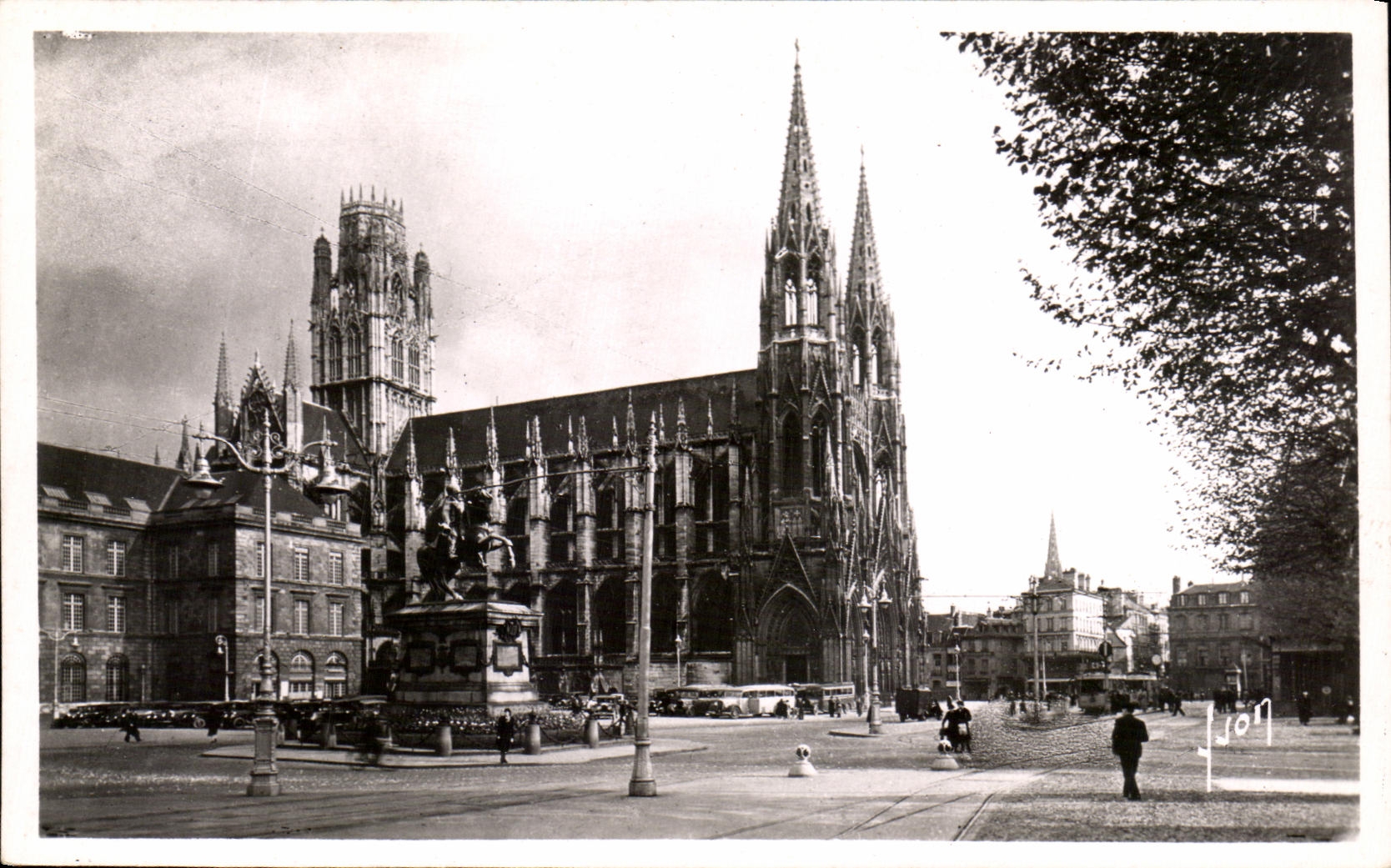 CPA Rouen Place De l'Hotel De Ville Eglise St Ouen
