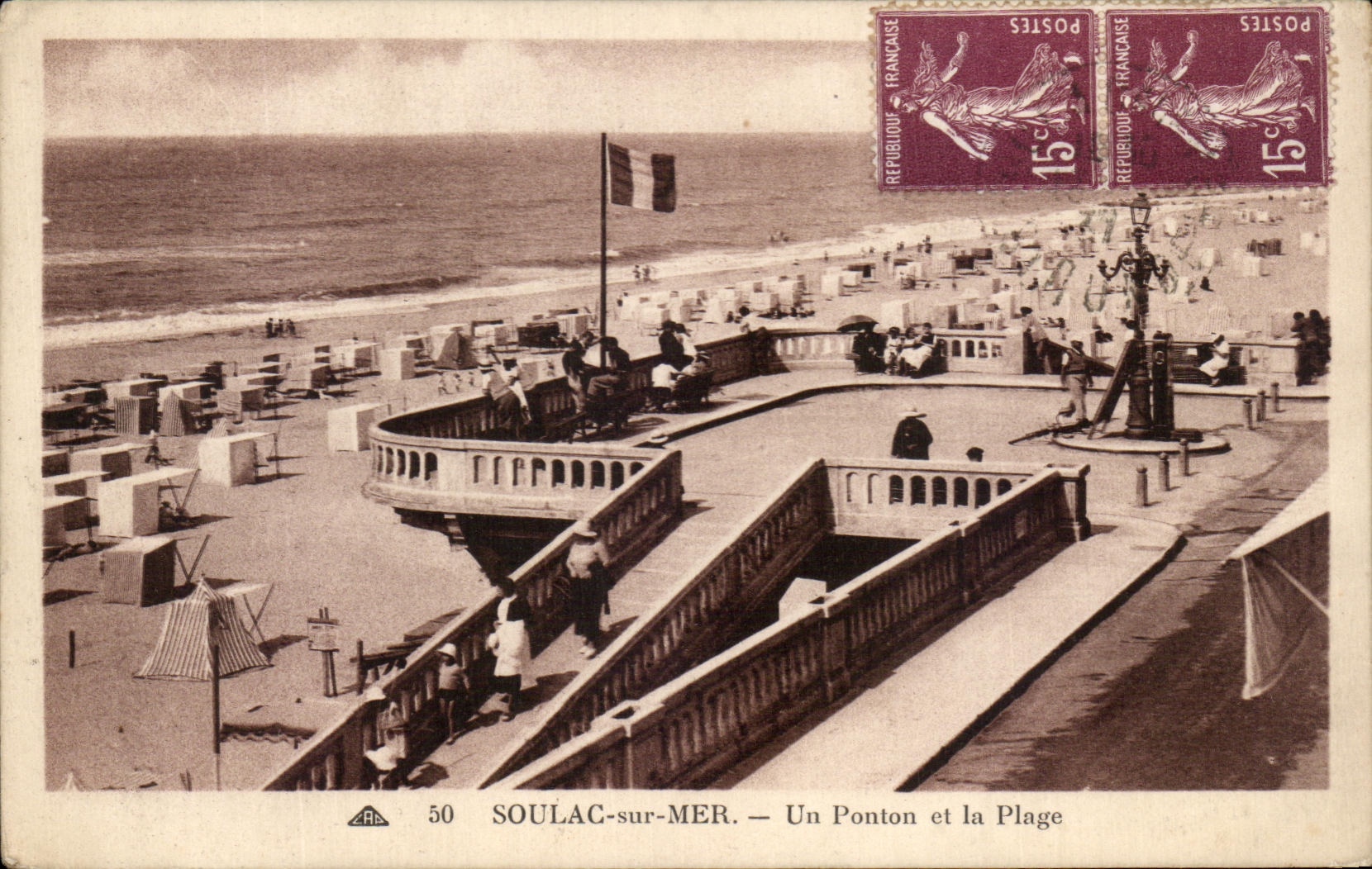 CPA Soulac Sur Mer Un Ponton Et La Plage