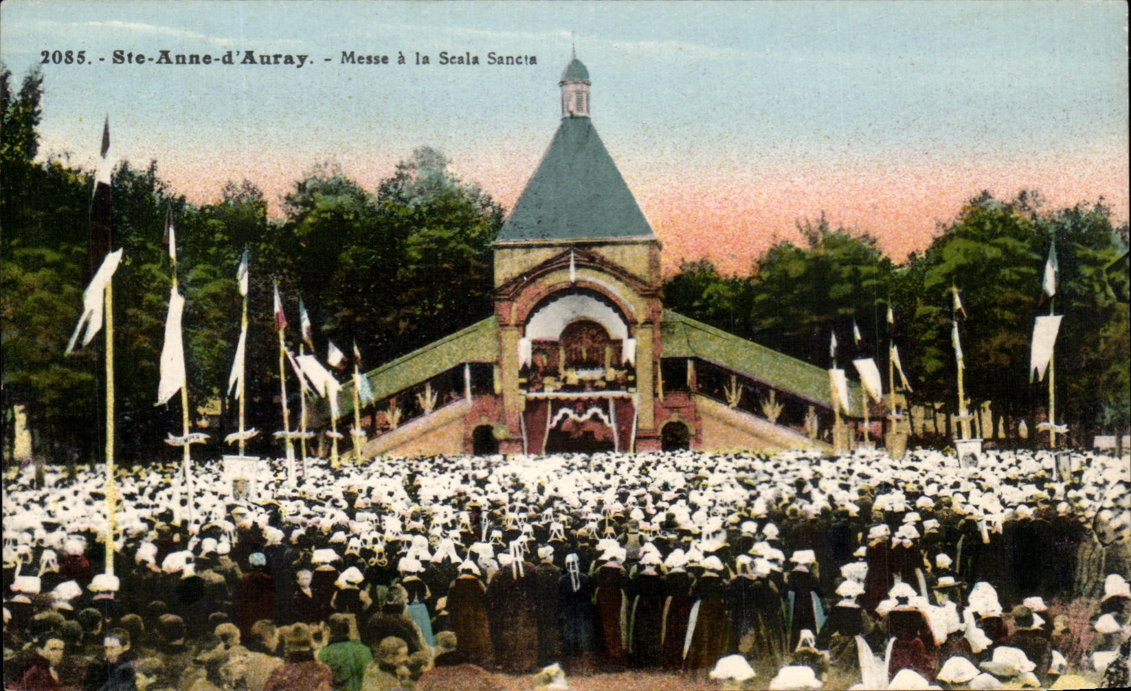 CPA Ste Anne D'Auray Messe A La Scala Sancta Folklore Costume